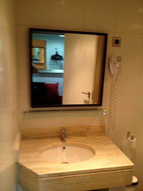 Puerta Del Sol Carretas Apartaments & Rooms Madrid Exterior foto